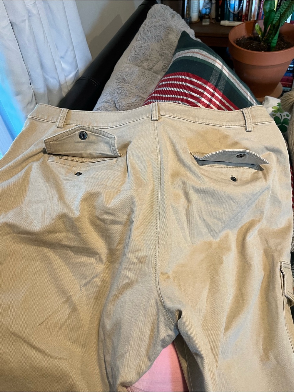 Women’s Loft Cargo Pants in Khaki - Picture 6 of 9
